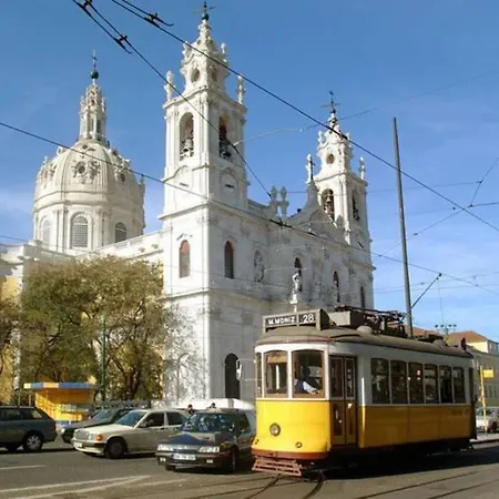 Estrela 21- With Private Pool Lisbon